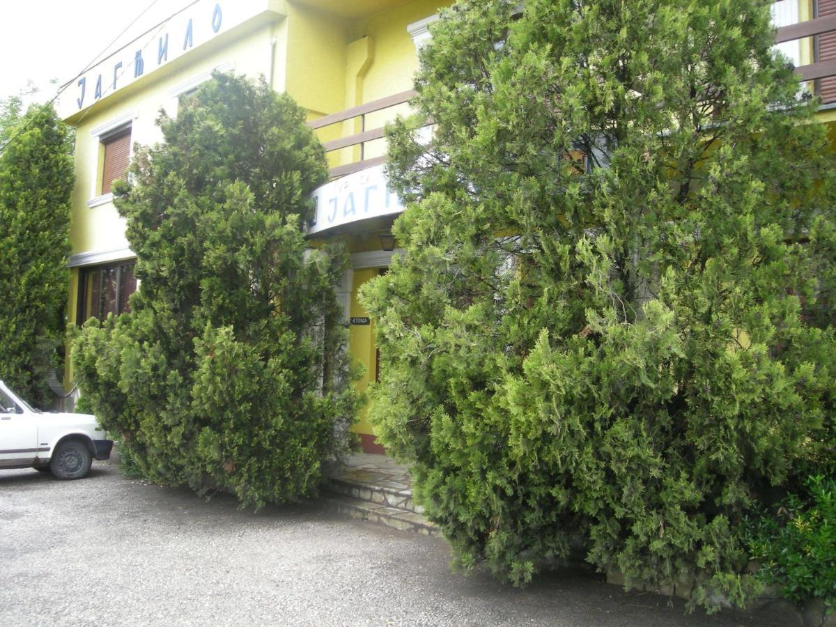 Utr Jagnjilo 1986 Hotel Raška Buitenkant foto